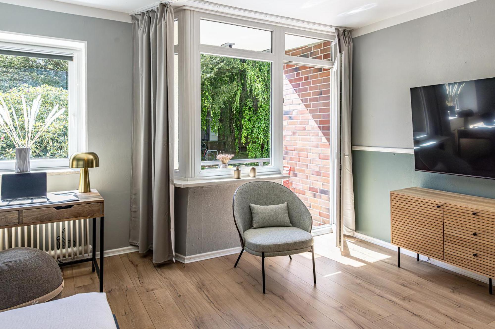Have-A-Nice-Stay - Nahe Bahnhof Ahrensburg - 20 Minuten Nach Hamburg - Trotzdem Ruhig Gelegen - 6 Minuten Zu Fuss Ins Zentrum Ahrensburg - Modern Eingerichtet エクステリア 写真